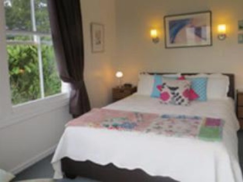 Cotswold Cottage Bed and Breakfast image 8
